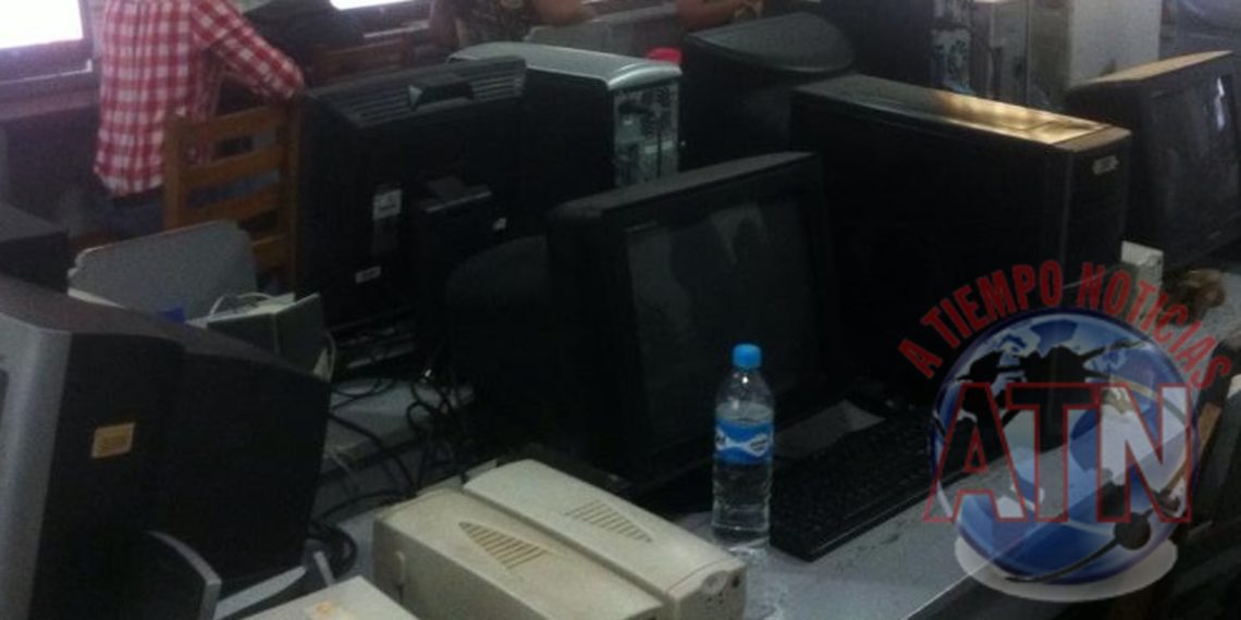 Roban 15 computadoras del Centro de Maestros de Tapachula