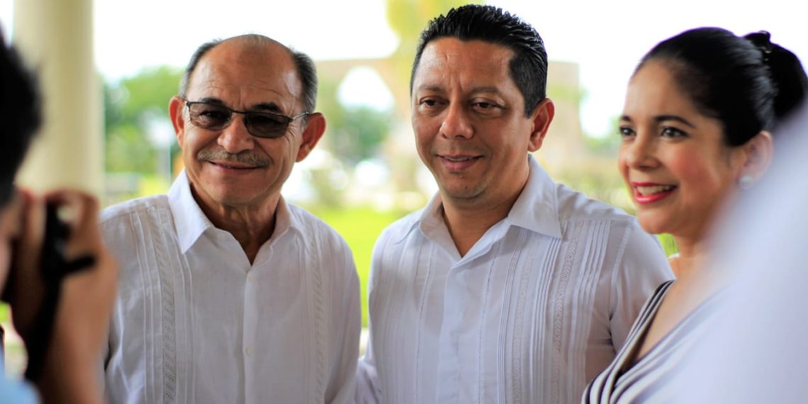 El Presidente Municipal, Dr. Óscar Gurría Penagos, participó en la ceremonia del 102 aniversario del día de la Marina Nacional, presidida por el Gobernador del Estado, Rutilio Escandón Cadenas.