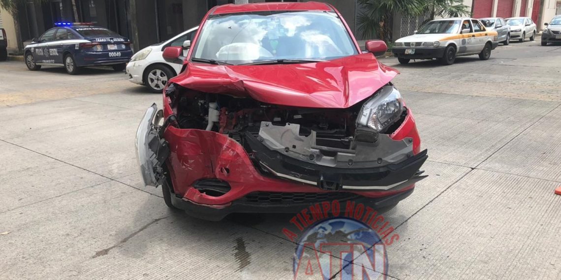 Chocan dos vehículos