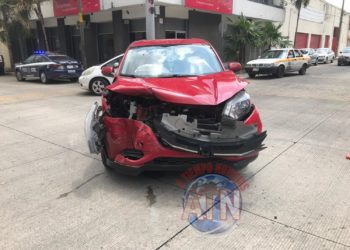 Chocan dos vehículos