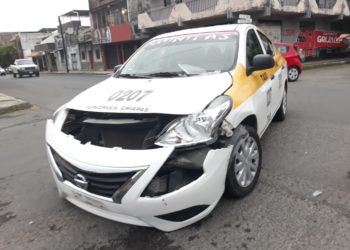 Chocan dos vehículos