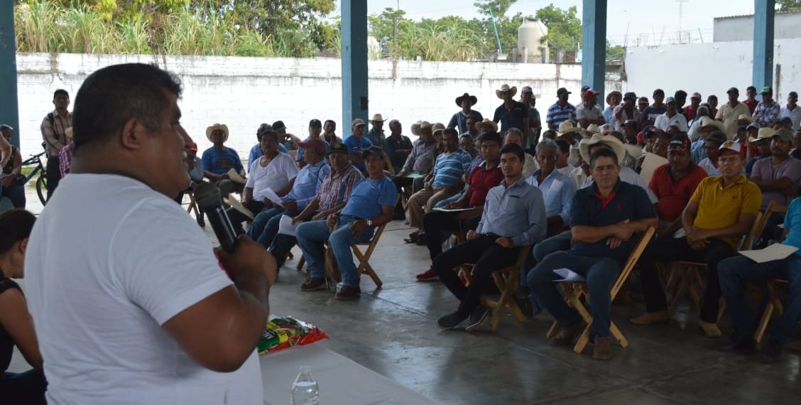 TODO EL APOYO A NUESTROS AMIGOS PRODUCTORES DE CACAHUATE Y MAIZ ; CARLOS CALVO