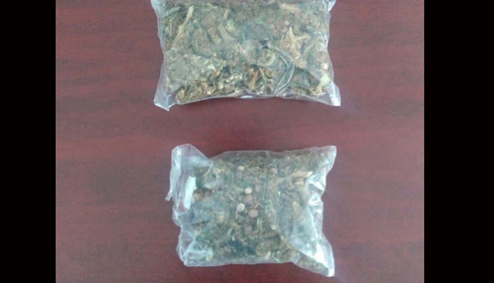 Detienen a sujeto con 2 bolsitas de marihuana