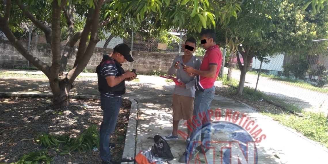 En operativos de mercados y calles de Tapachula, aseguran a 3 fumando marihuana