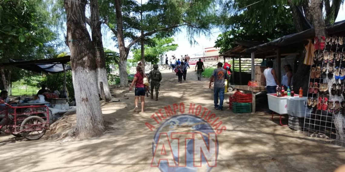 Policía Naval realiza trabajos de contención de migrantes en Suchiate