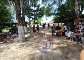 Policía Naval realiza trabajos de contención de migrantes en Suchiate