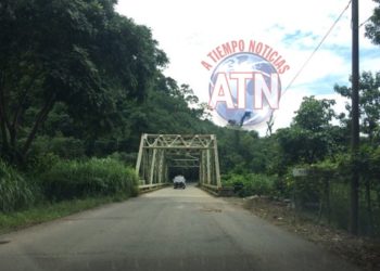 En la carretera a Nueva Alemania se roban motocicleta