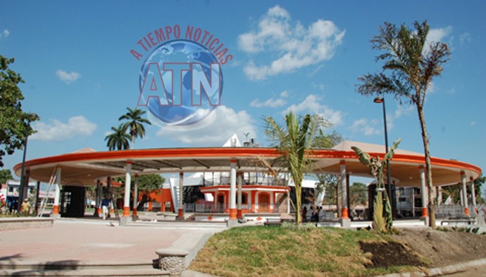 Roban vehículo frente al parque bicentenario