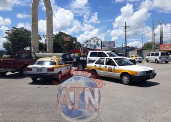 Conductores se dan de golpes luego de chocar
