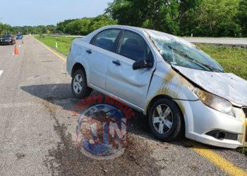 Vuelca vehículo en Mapastepec