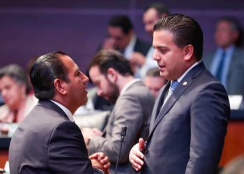 ¿El pueblo pone y quita?