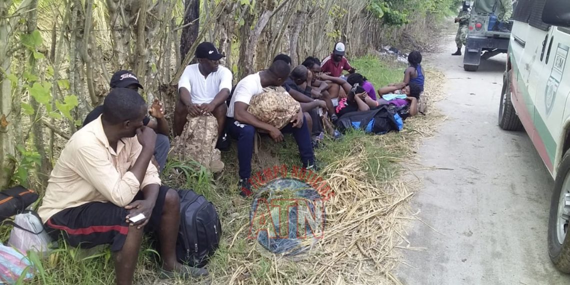 Aseguran a trece migrantes en Suchiate