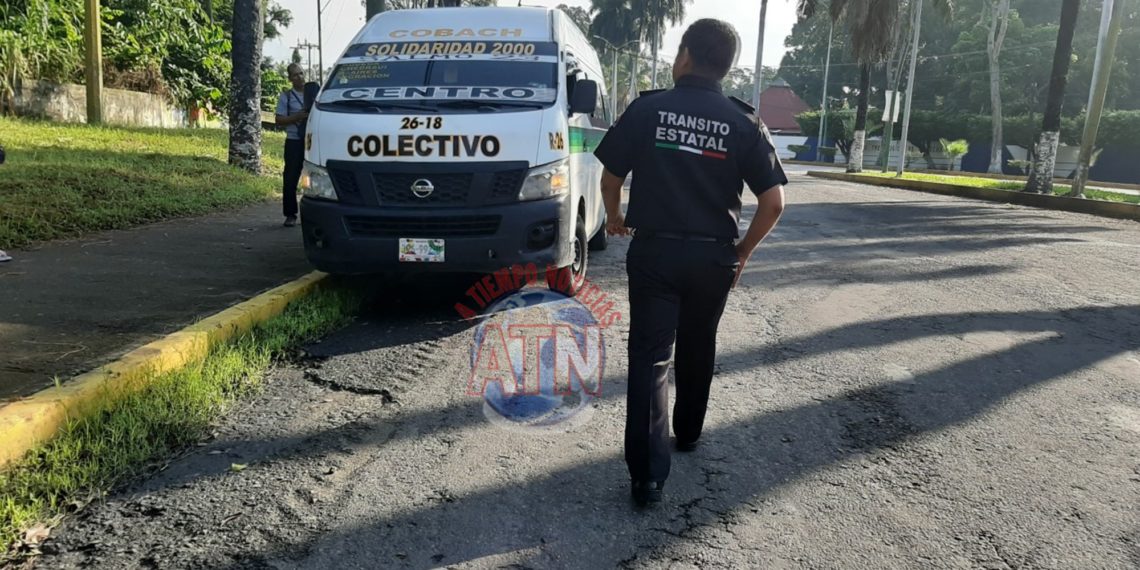 Le falló los frenos a una combi colectiva