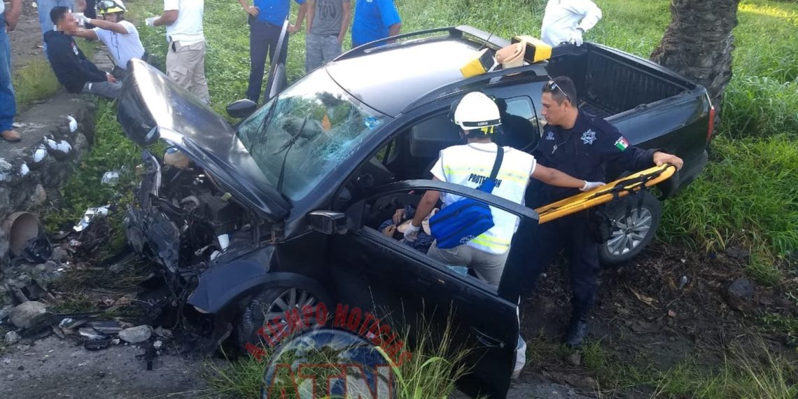 Se salieron de carretera y quedaron atrapados