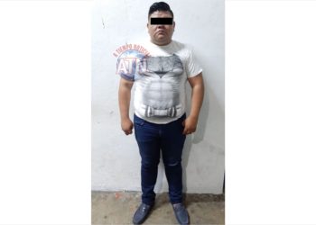Supuesto empleado de SRE detenido por extorsión en agravio de dos salvadoreños