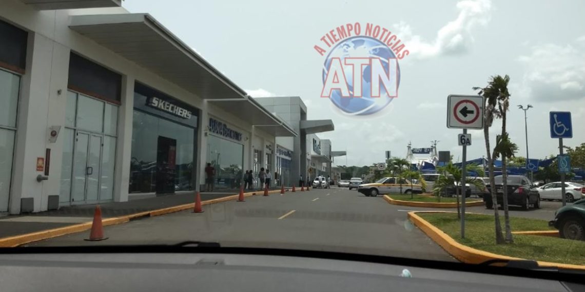 Se roban vehículo en Plaza Galerías