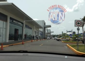 Se roban vehículo en Plaza Galerías