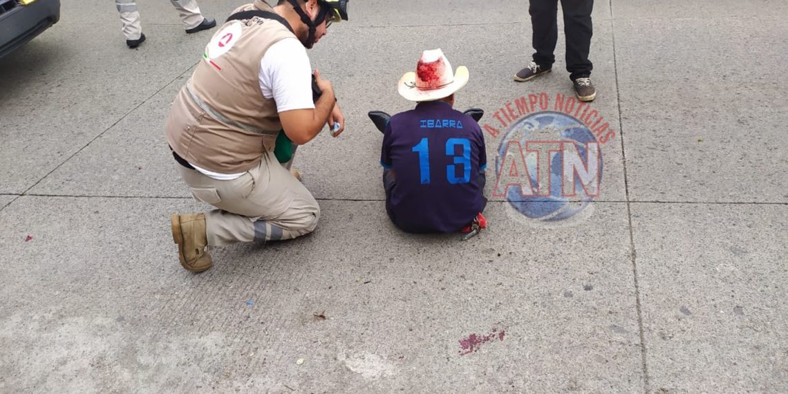 Se cayó y se lastimó la cabeza