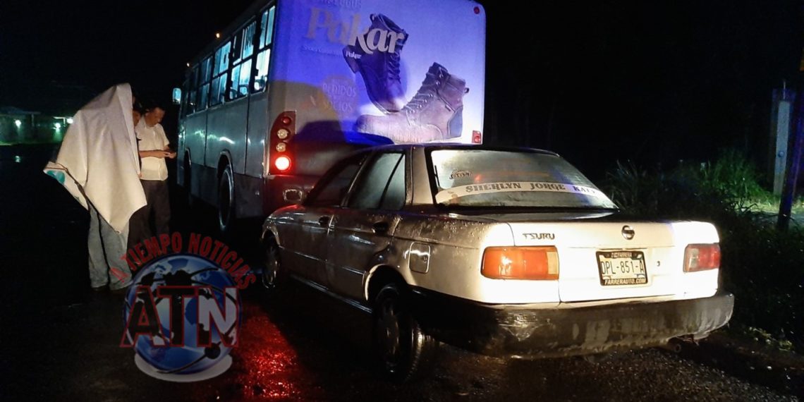 Choca vehículo particular contra camión del Tapachulteco