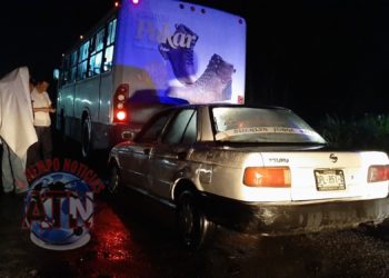 Choca vehículo particular contra camión del Tapachulteco