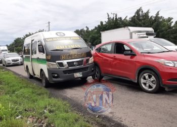Combista choca contra vehículo