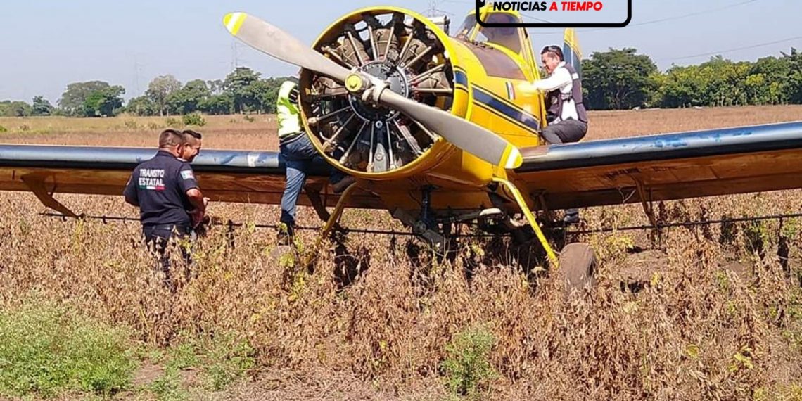 Realiza avioneta fumigadora aterrizaje forzoso en la zona baja