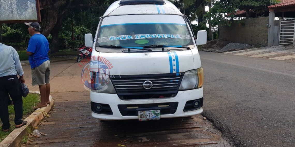 Se incendia combi en la planta potabilizadora