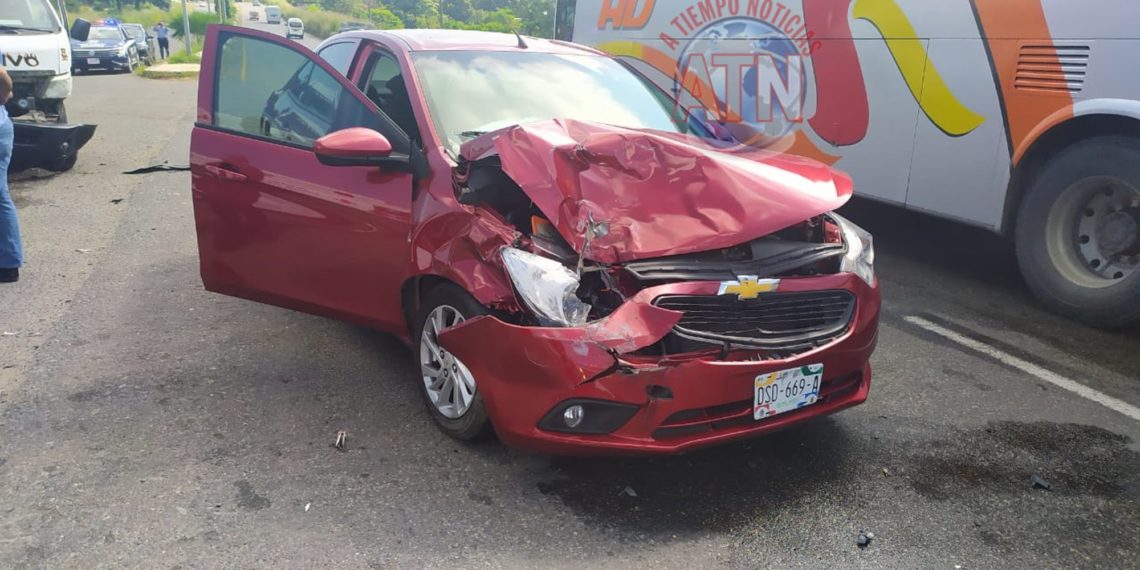 Dos personas lesionadas en choque