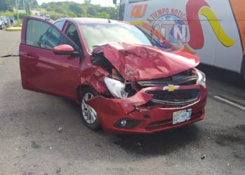 Dos personas lesionadas en choque