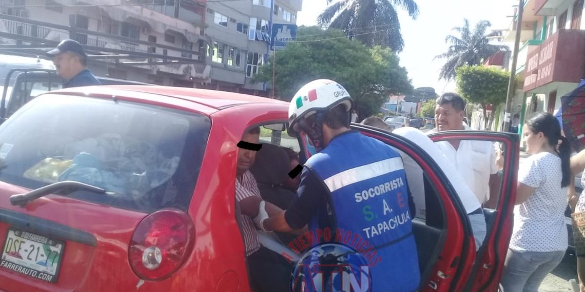 Accidente deja dos lesionados