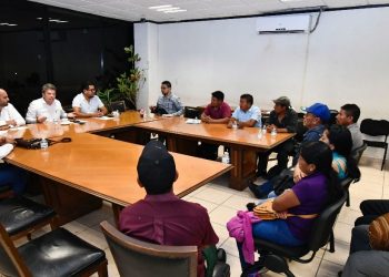 Establece diálogo directo Ismael Brito con pobladores de Pavencul