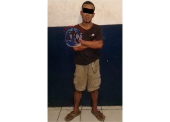 Detenido por robar en el interior de un carro