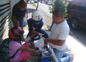 Mujer lesionada en accidente