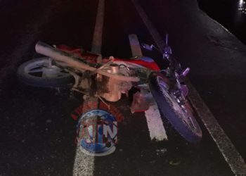 Taxista choca contra motociclista