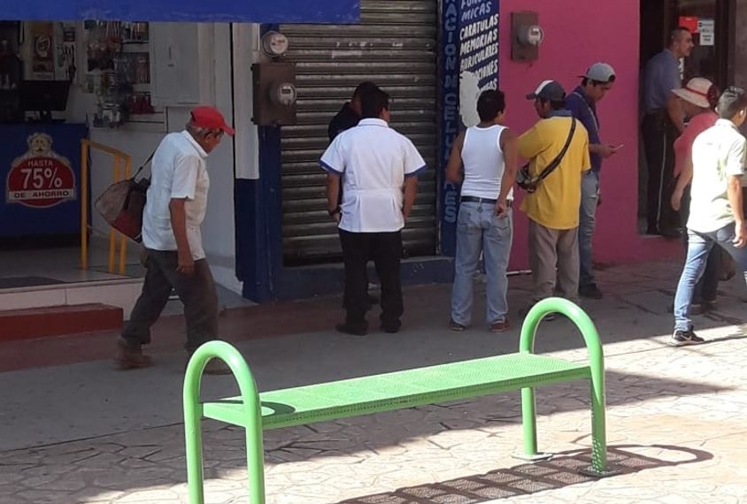 Delincuentes se roban equipos de un taller en el sendero peatonal
