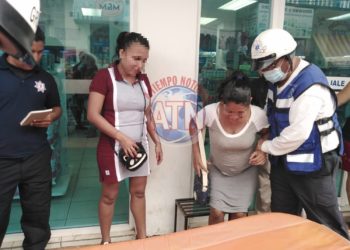 Robos de tapaderas de alcantarillas en el centro de Tapachula es un peligro