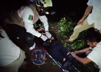 Tres lesionadas al salirse de la carretera un taxi