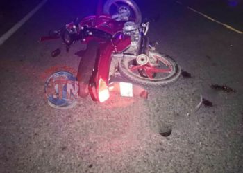 Un muerto y dos lesionados al chocar tres motocicletas