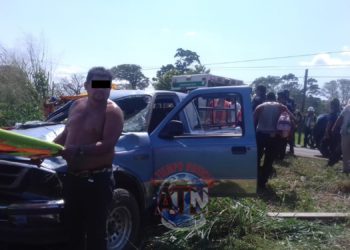 Vuelca camioneta en Villa Comaltitlán