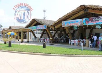 Militar realiza disparos en la plaza de mariscos