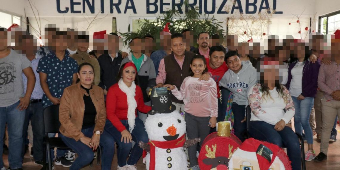 Celebra Jorge Llaven Posada Navideña con las y los jóvenes del CENTRA