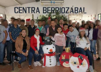 Celebra Jorge Llaven Posada Navideña con las y los jóvenes del CENTRA