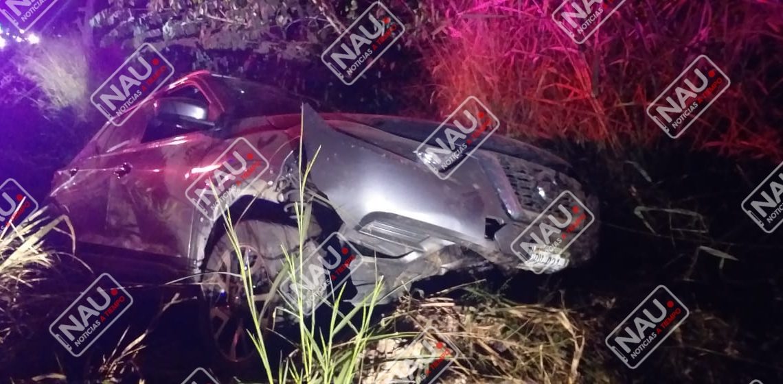 Abandonan camioneta chocada