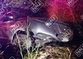 Abandonan camioneta chocada