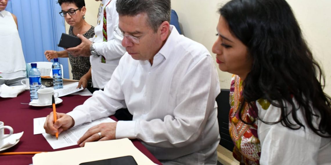 Atiende Ismael Brito a grupo de mujeres de Palenque