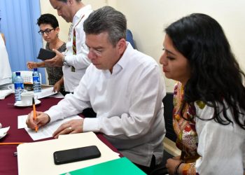 Atiende Ismael Brito a grupo de mujeres de Palenque