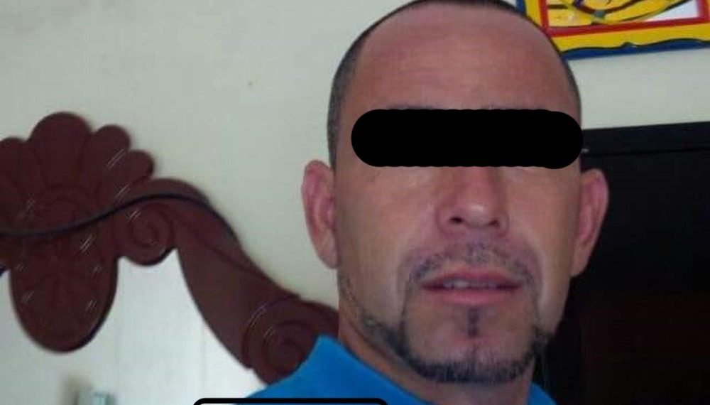 Baleó a su esposa y a su suegra