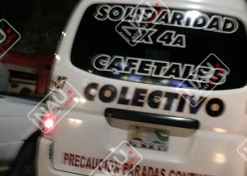 En los cafetales chocó combi de pasaje contra un particular