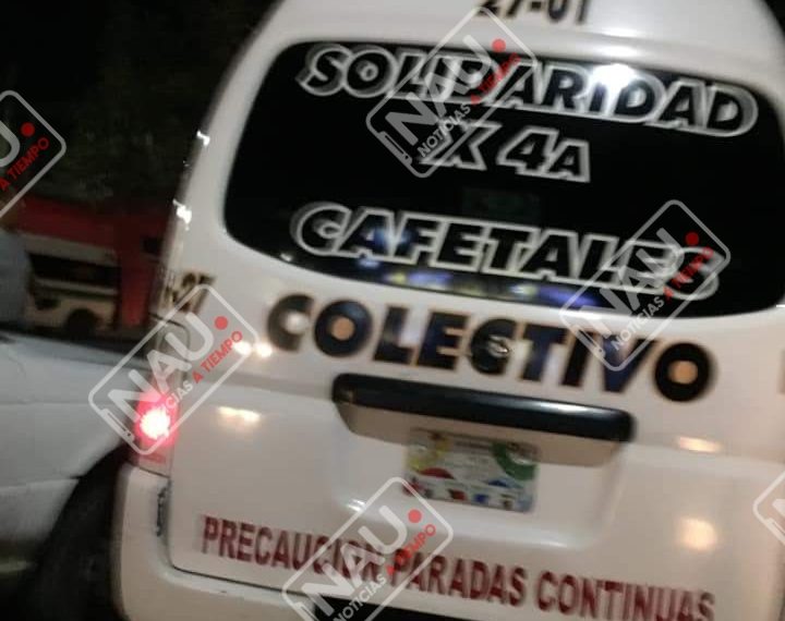 En los cafetales chocó combi de pasaje contra un particular