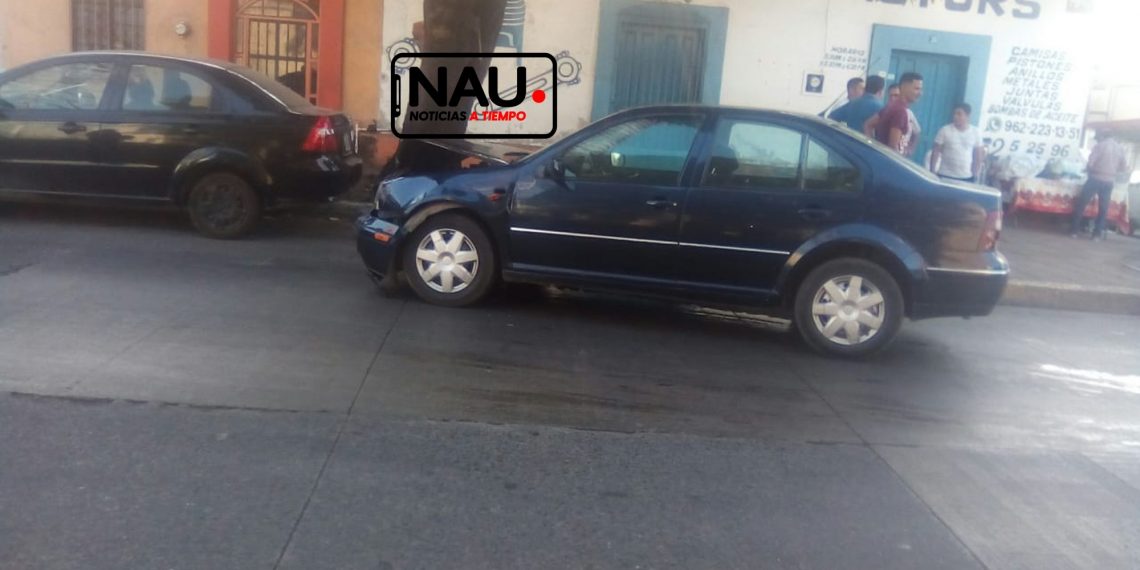 Chocan dos vehículos